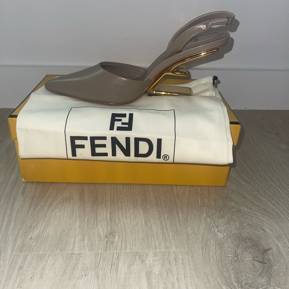 Fendi - Picture 7 of 12